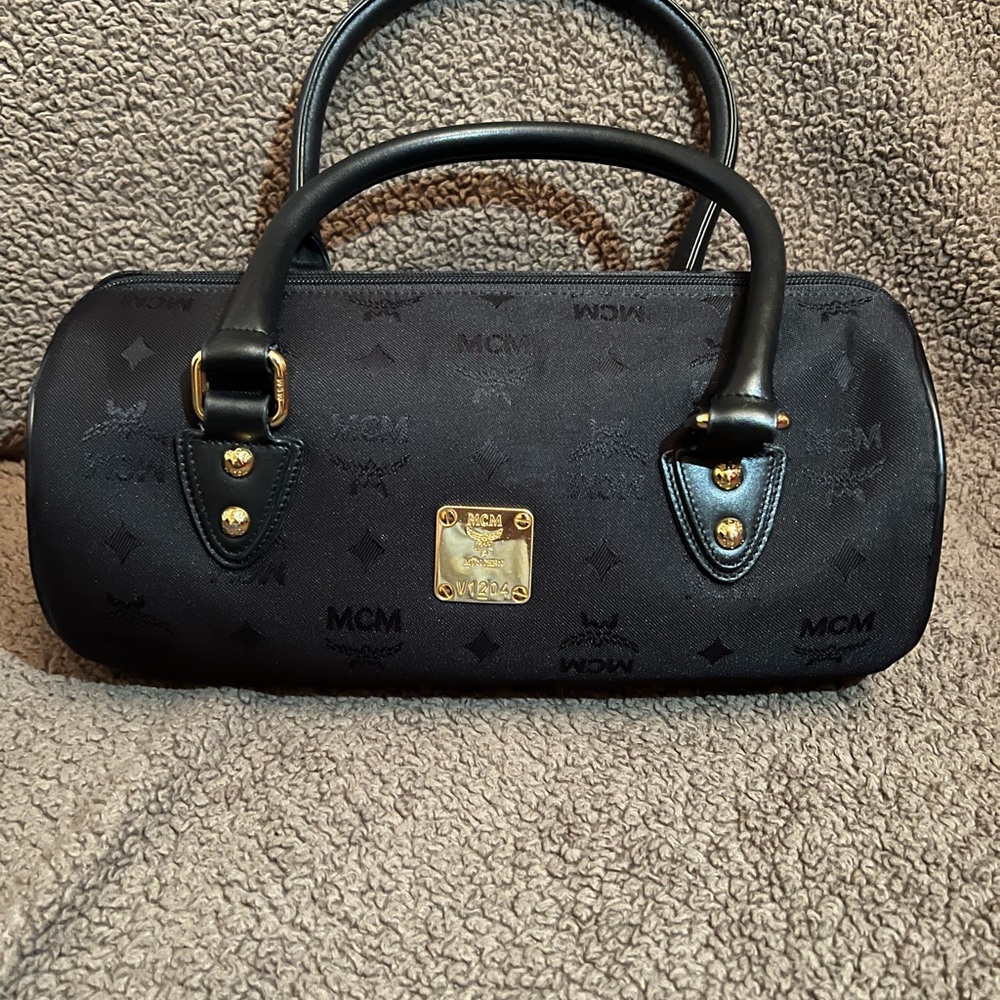 Authentic MCM black papillon - Picture 1 of 4